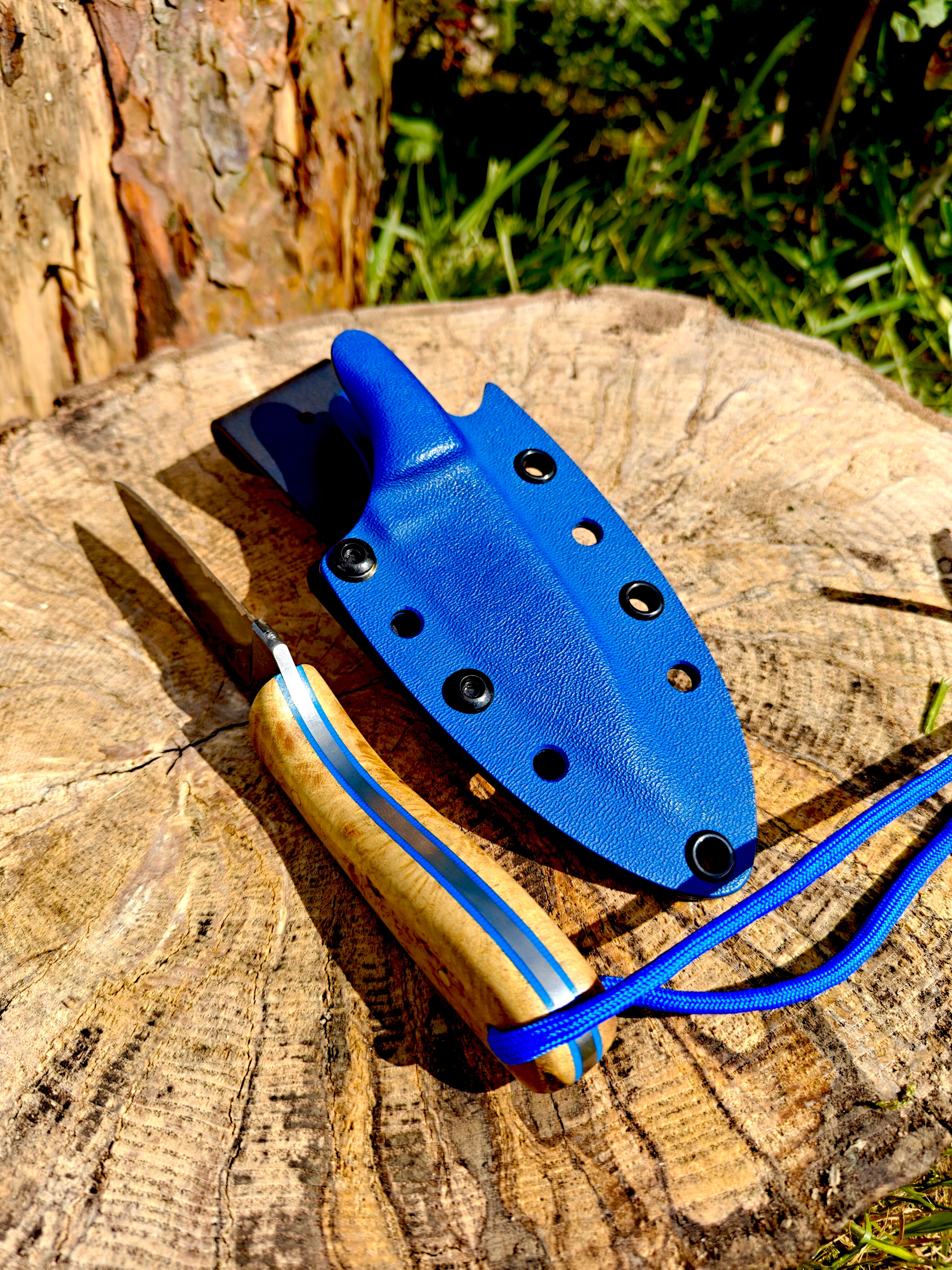High carbon necker