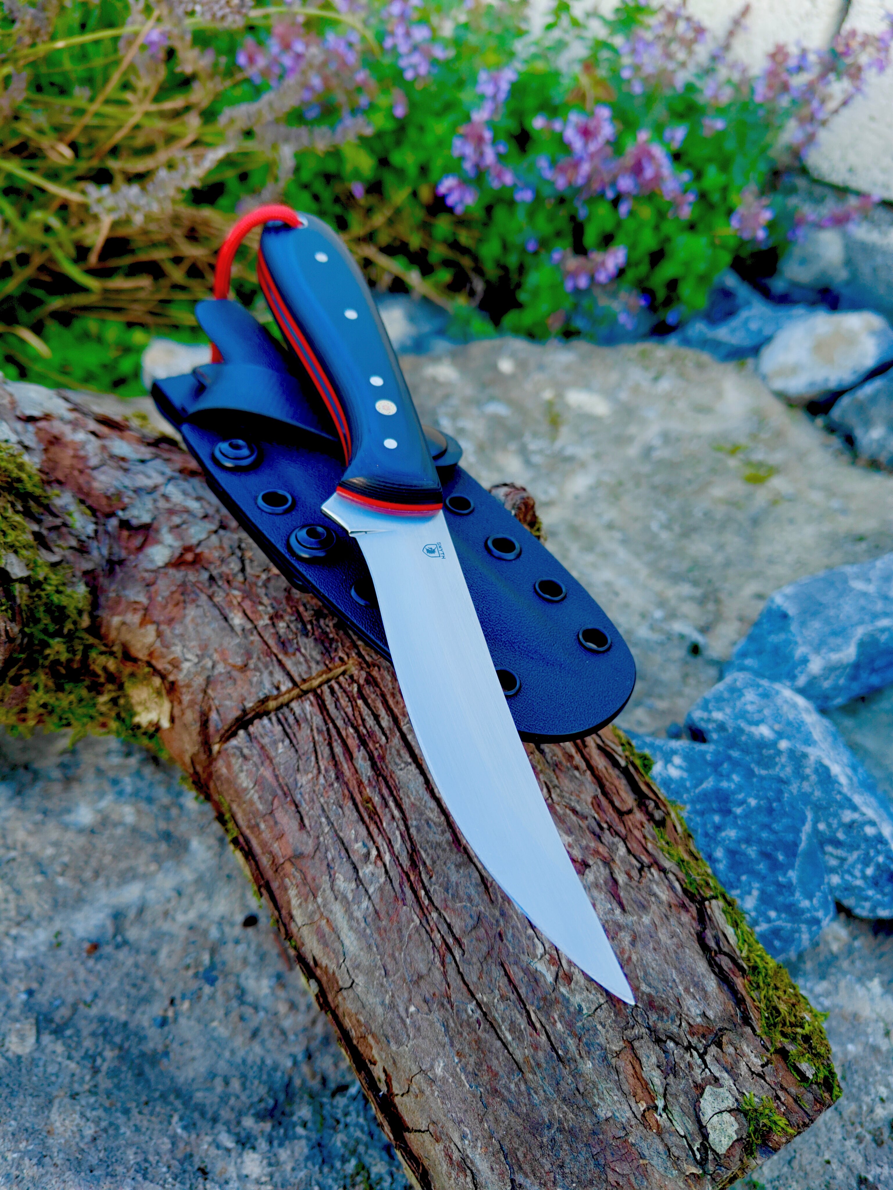 Field skinning hybrid,black sure grip & black  kydex sheath