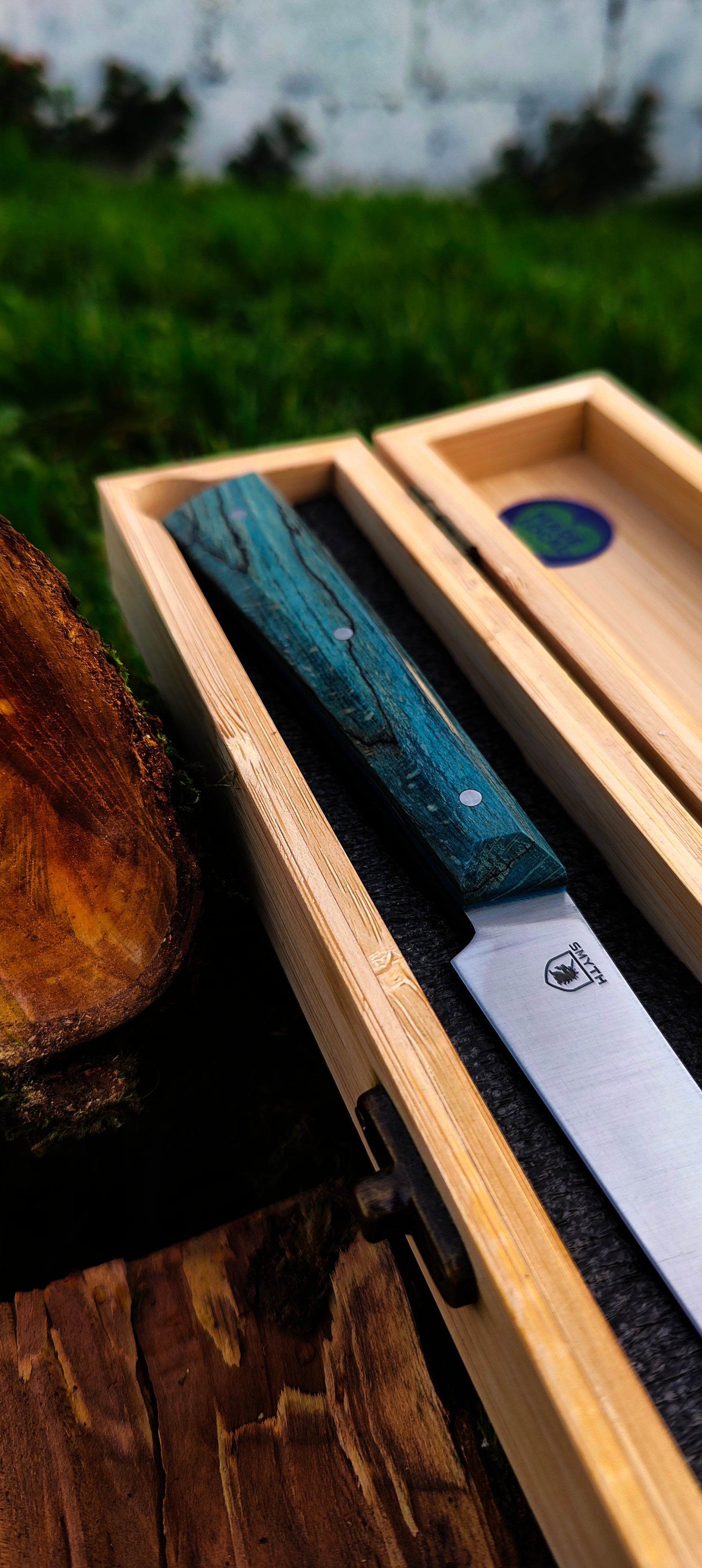 Filleting knife with blue spalted beechwood