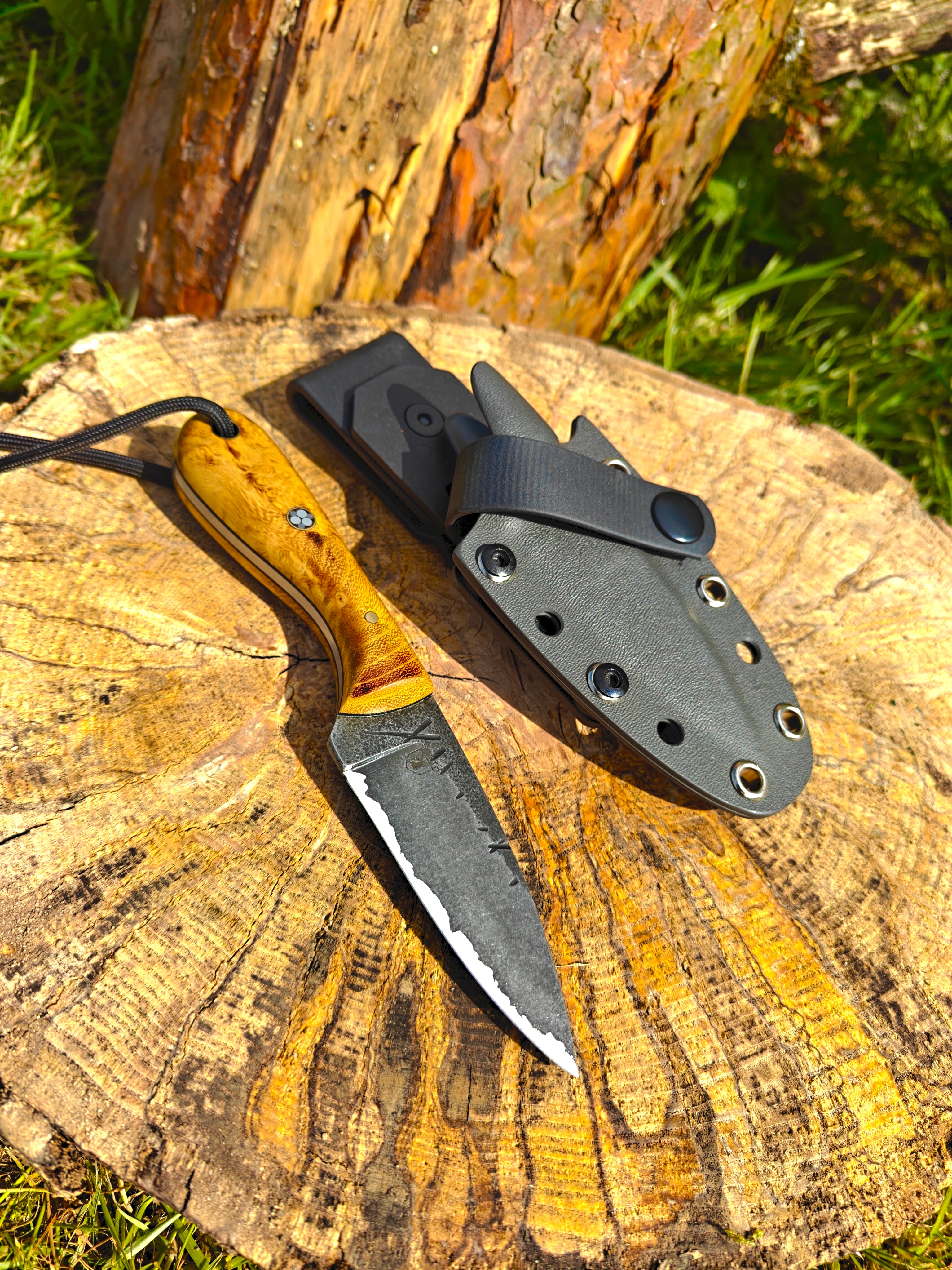 High carbon necker
