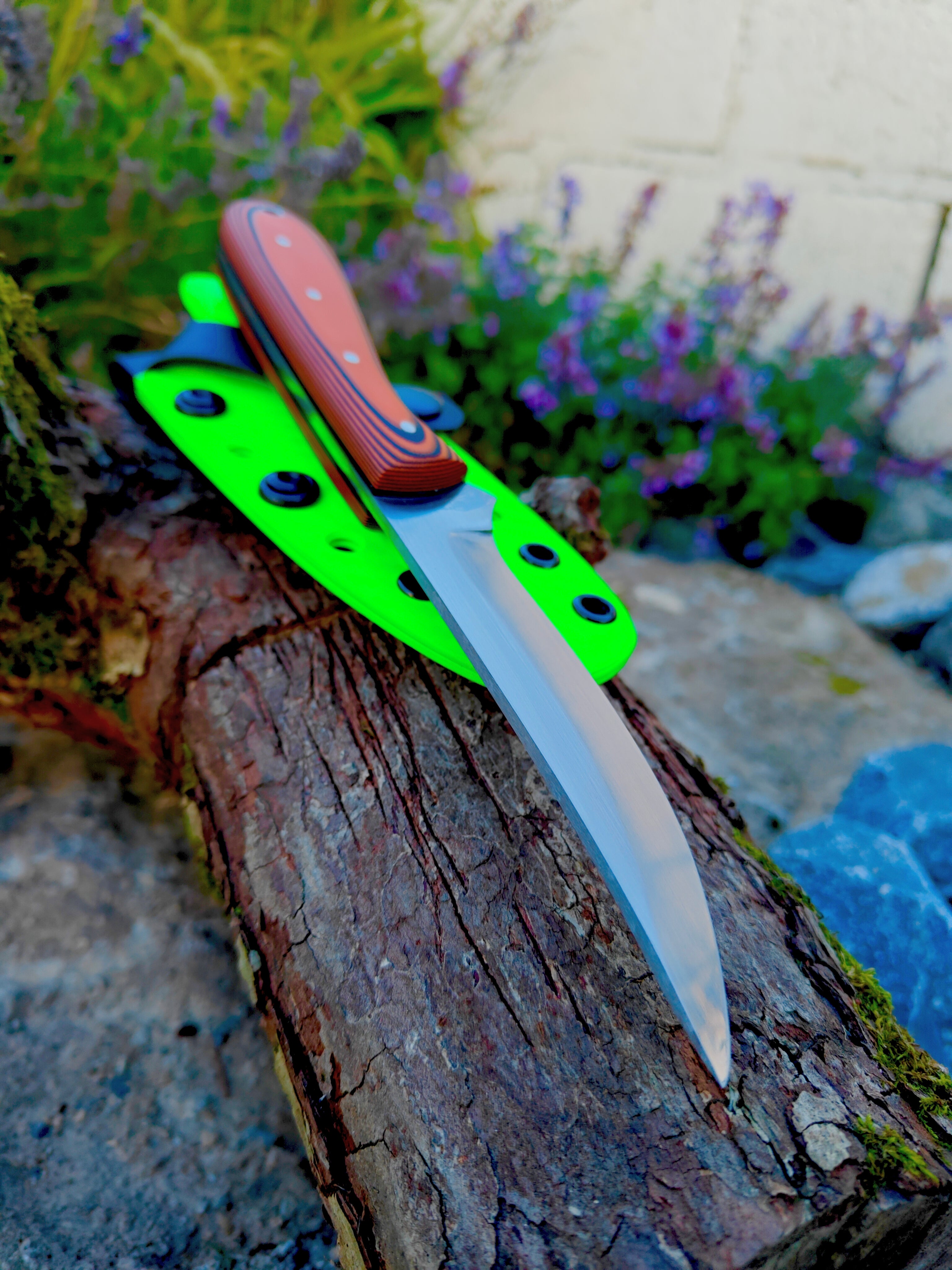 Field skinning hybrid , greem carbon fiber kydex, orange sure grip g10