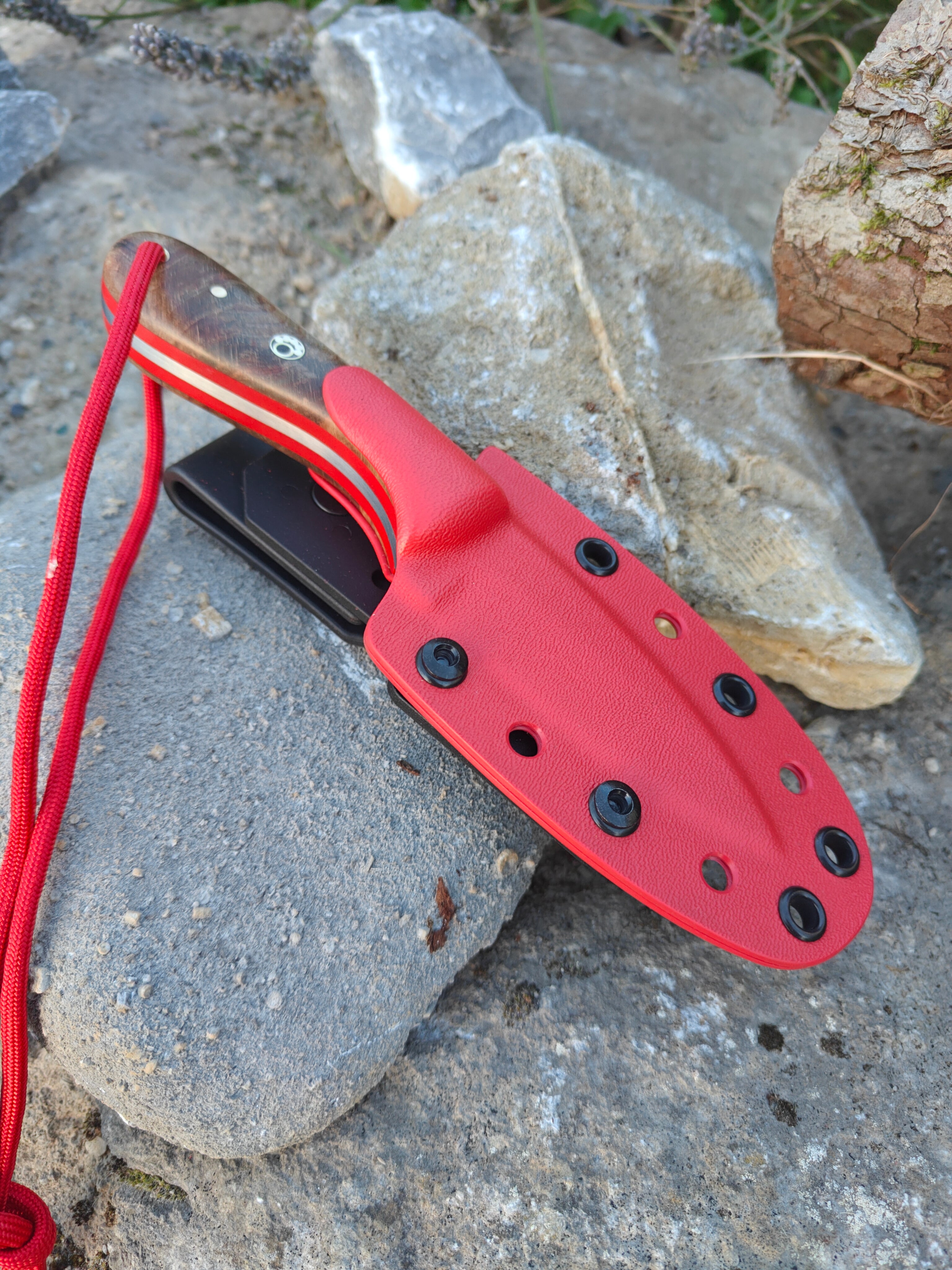 80crv2 high carbon necker,irish  flamed beech burl & red kydex sheath