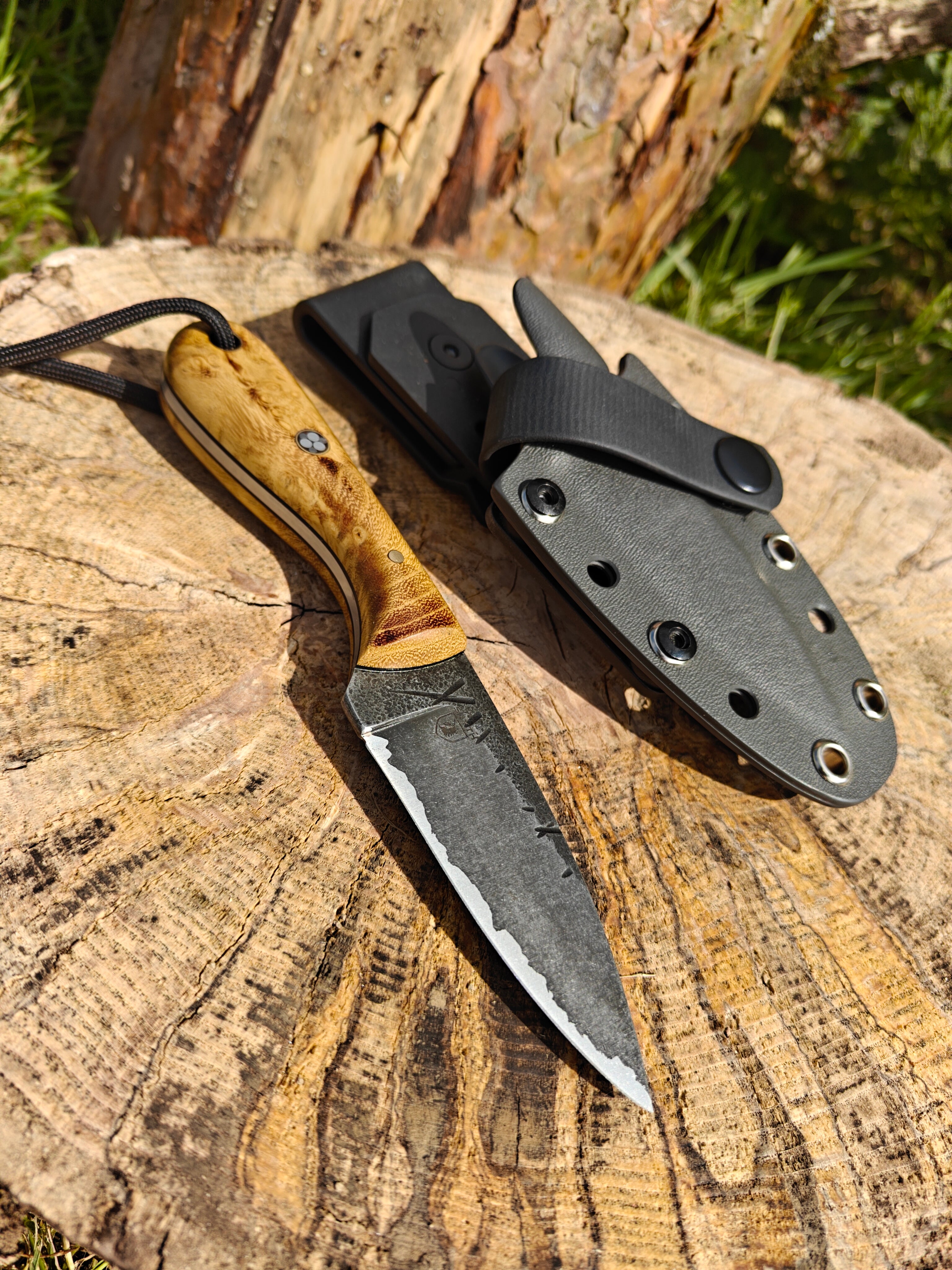 High carbon necker