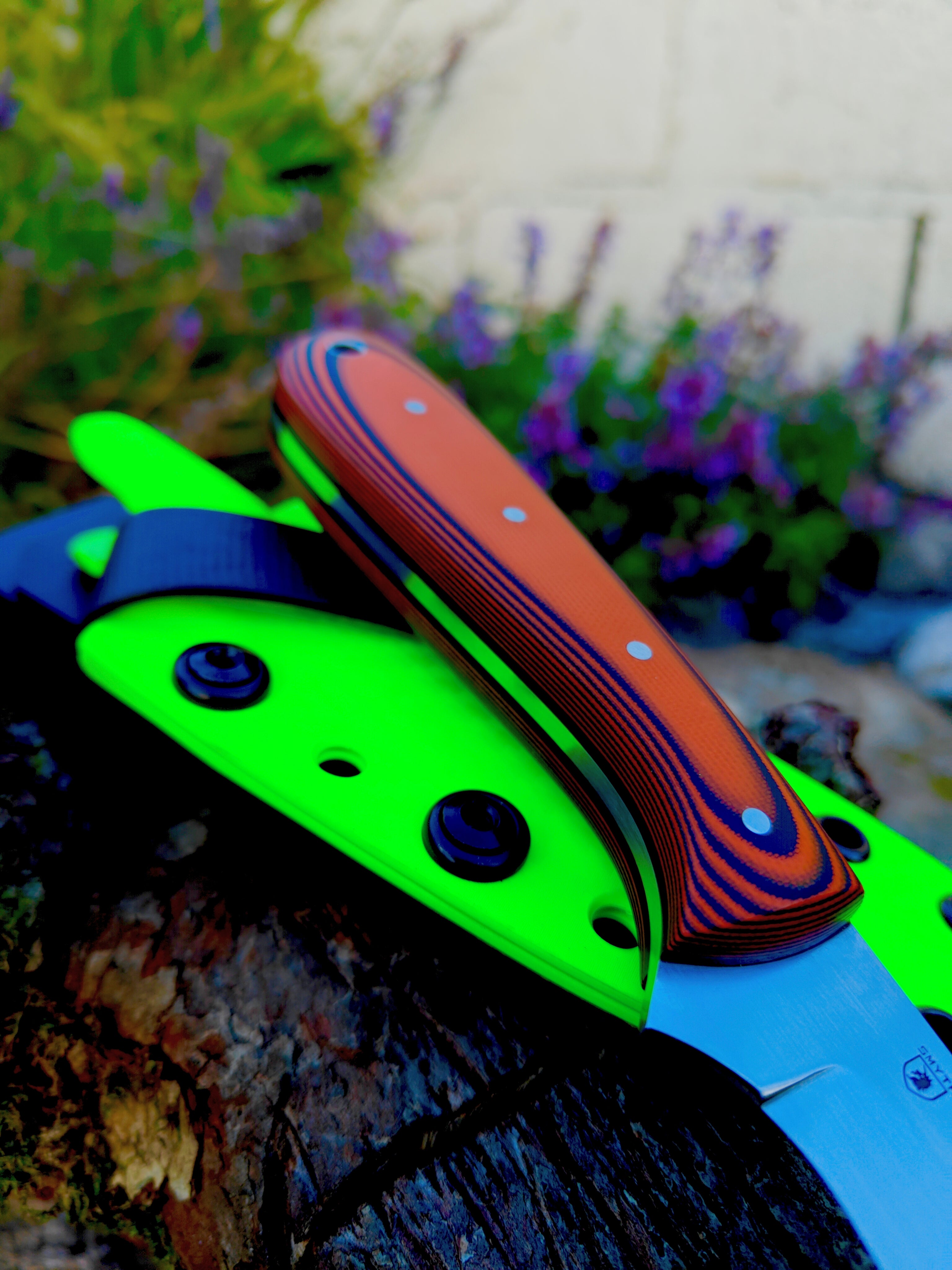 Field skinning hybrid , greem carbon fiber kydex, orange sure grip g10