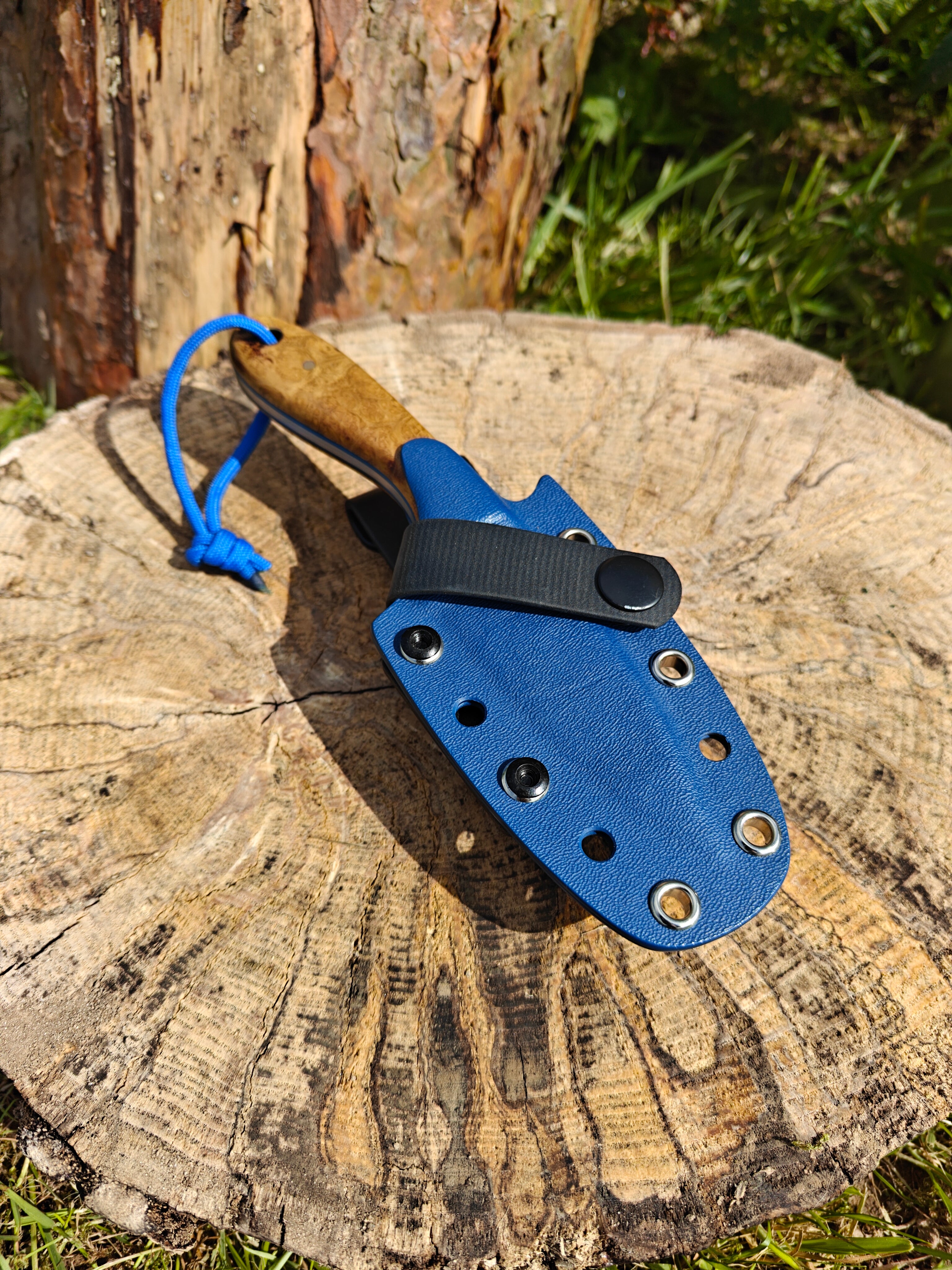 High carbon necker