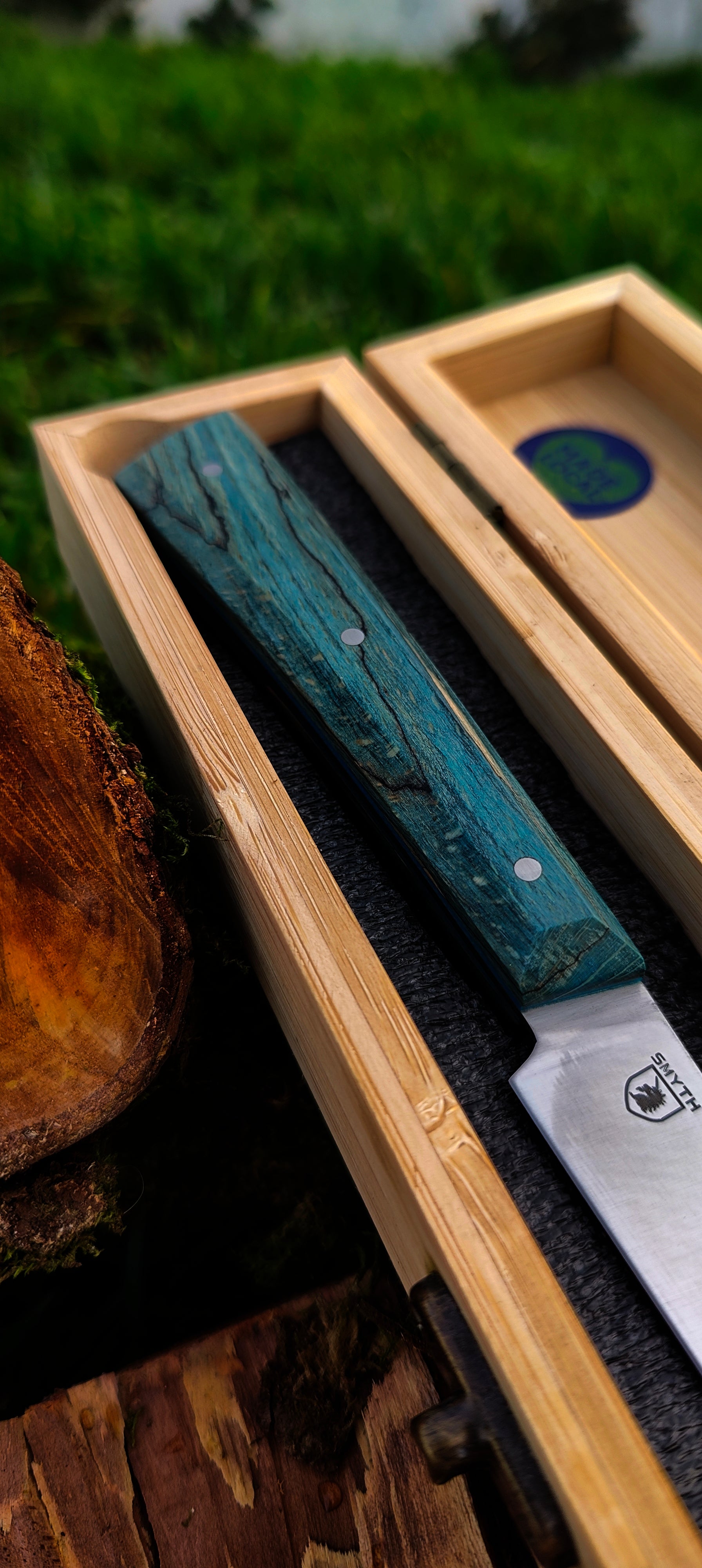 Filleting knife with blue spalted beechwood