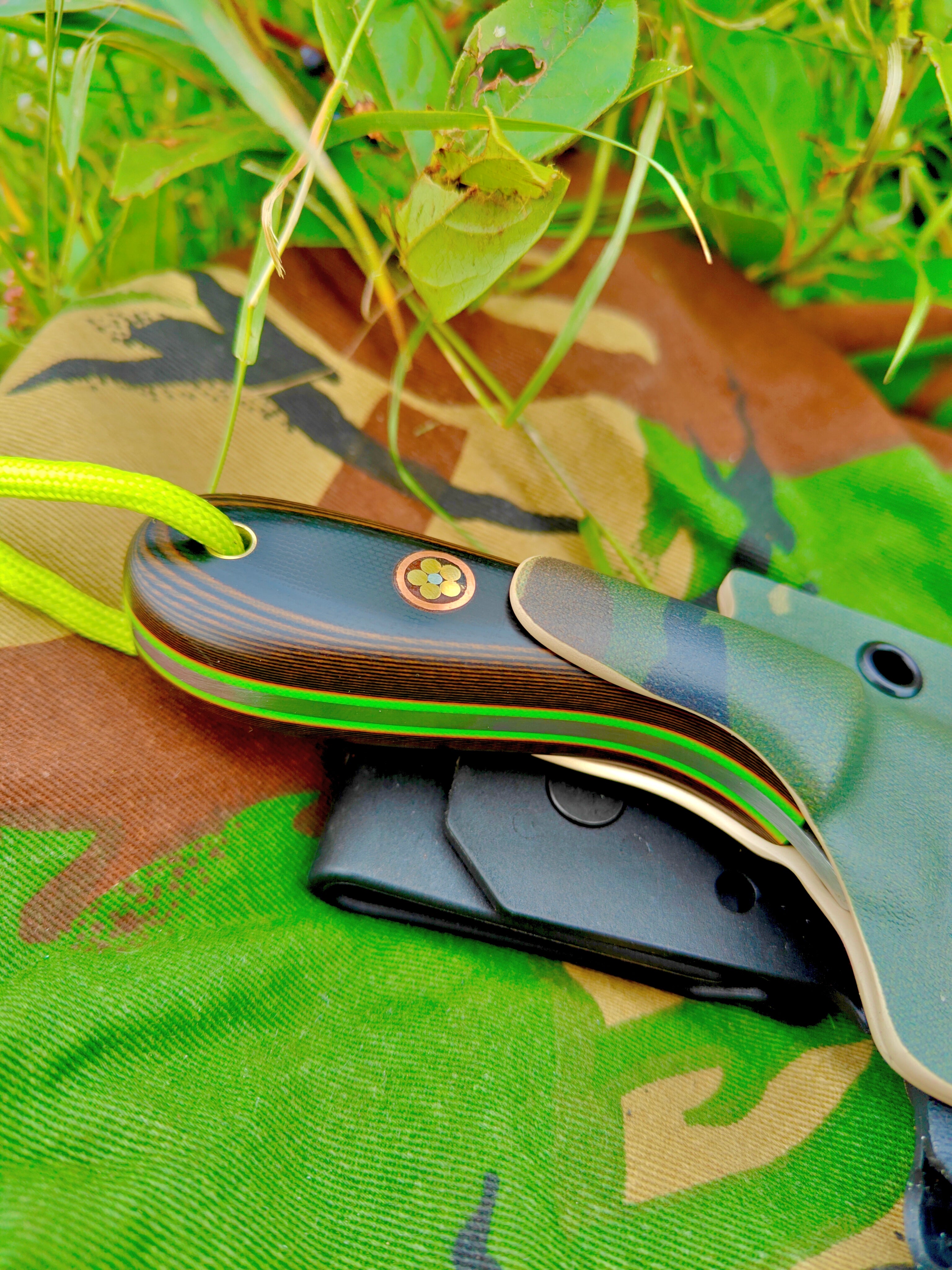 Compact edc bushcrafter