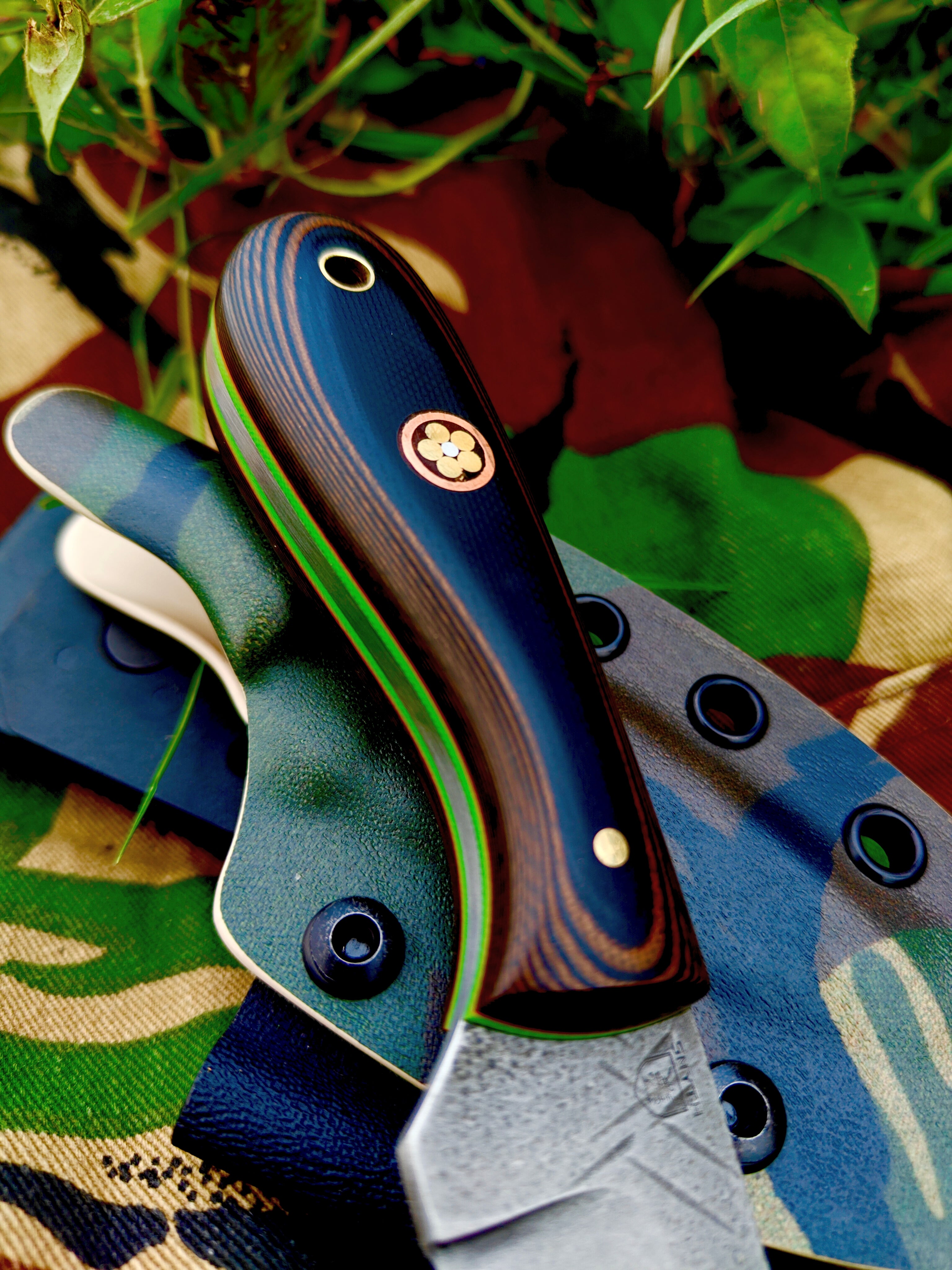 Compact edc bushcrafter