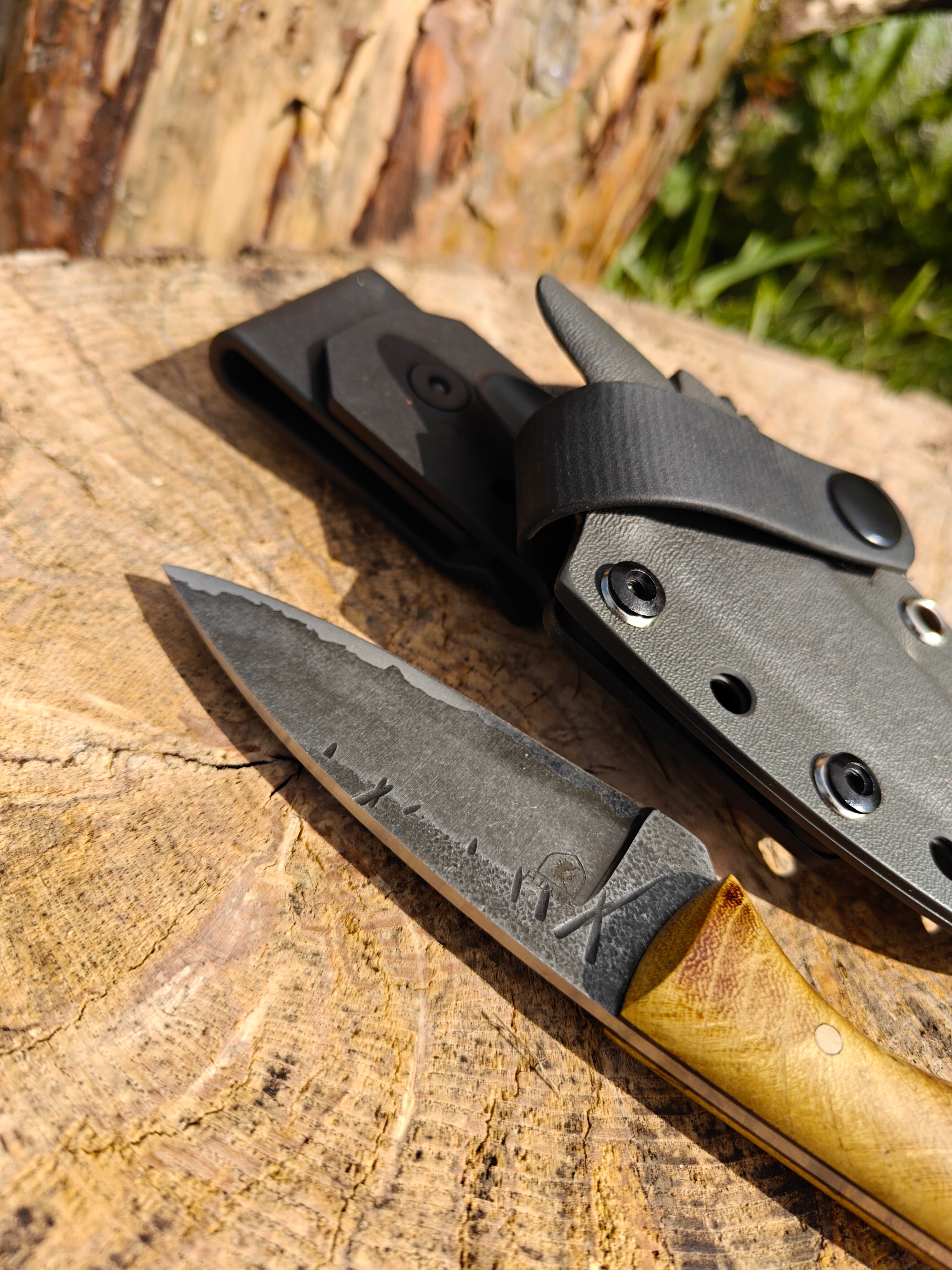 High carbon necker