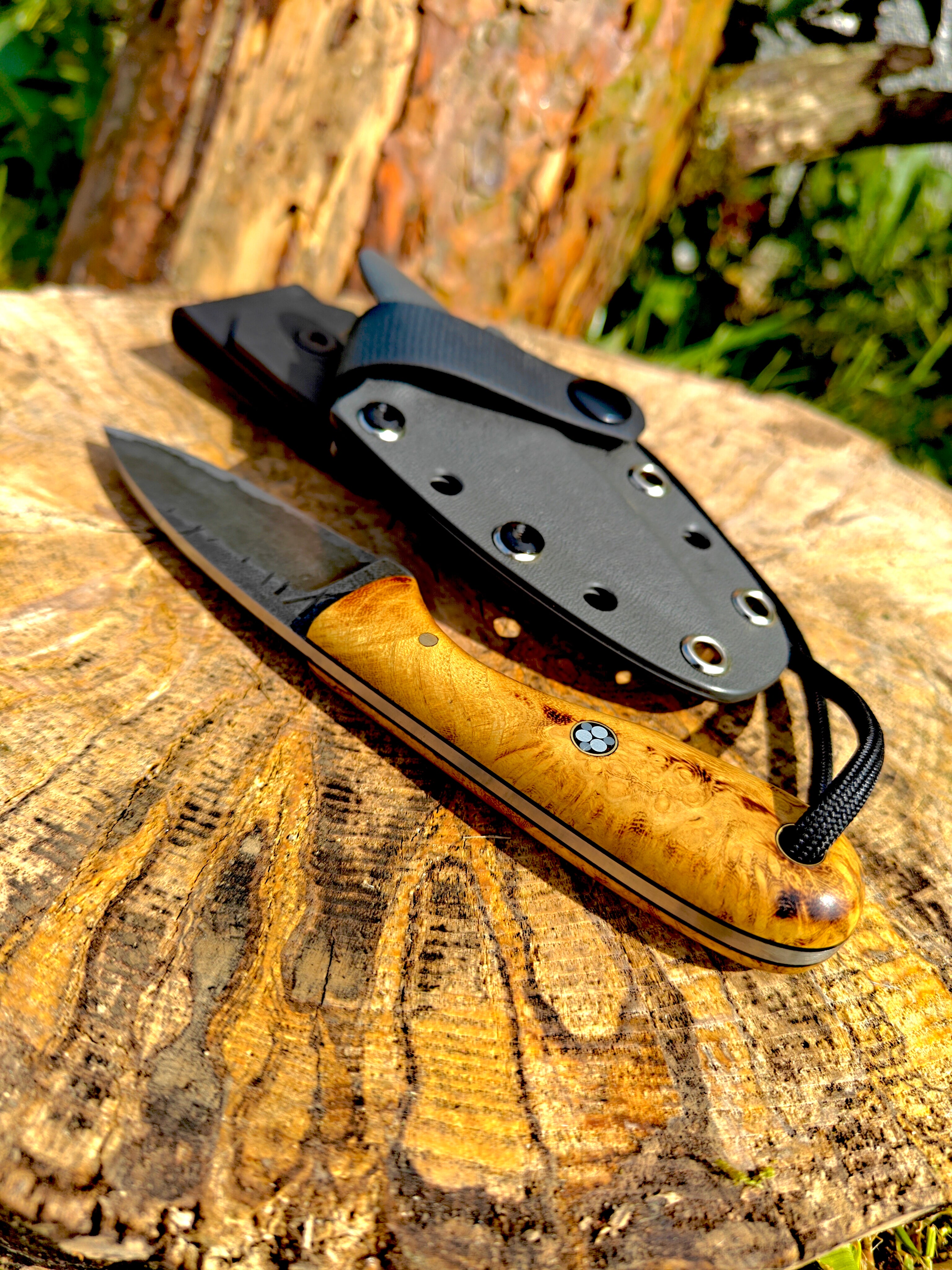 High carbon necker