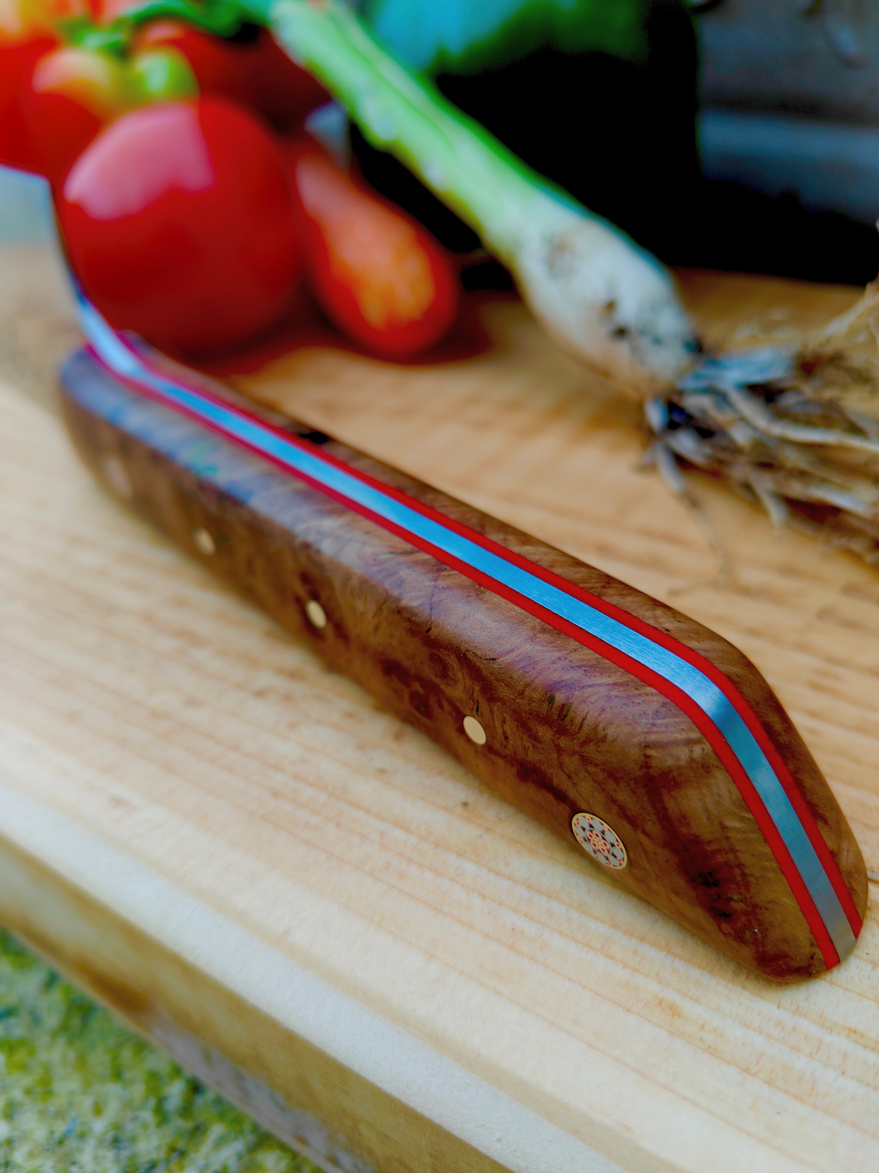 14c28n stainless , rare irish oak burl