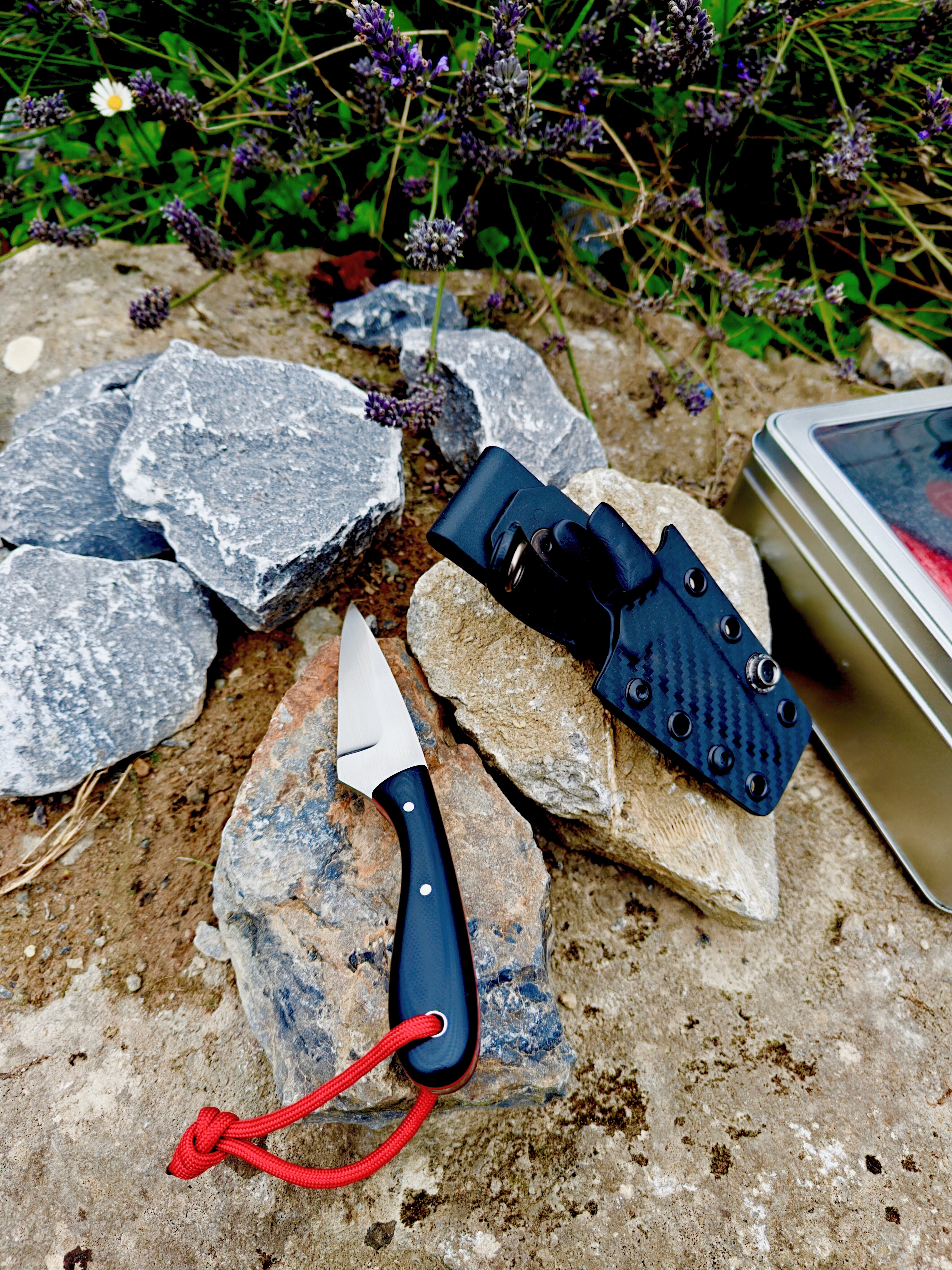 Compact skinner,aeb-l stainless & carbon fiber kydex