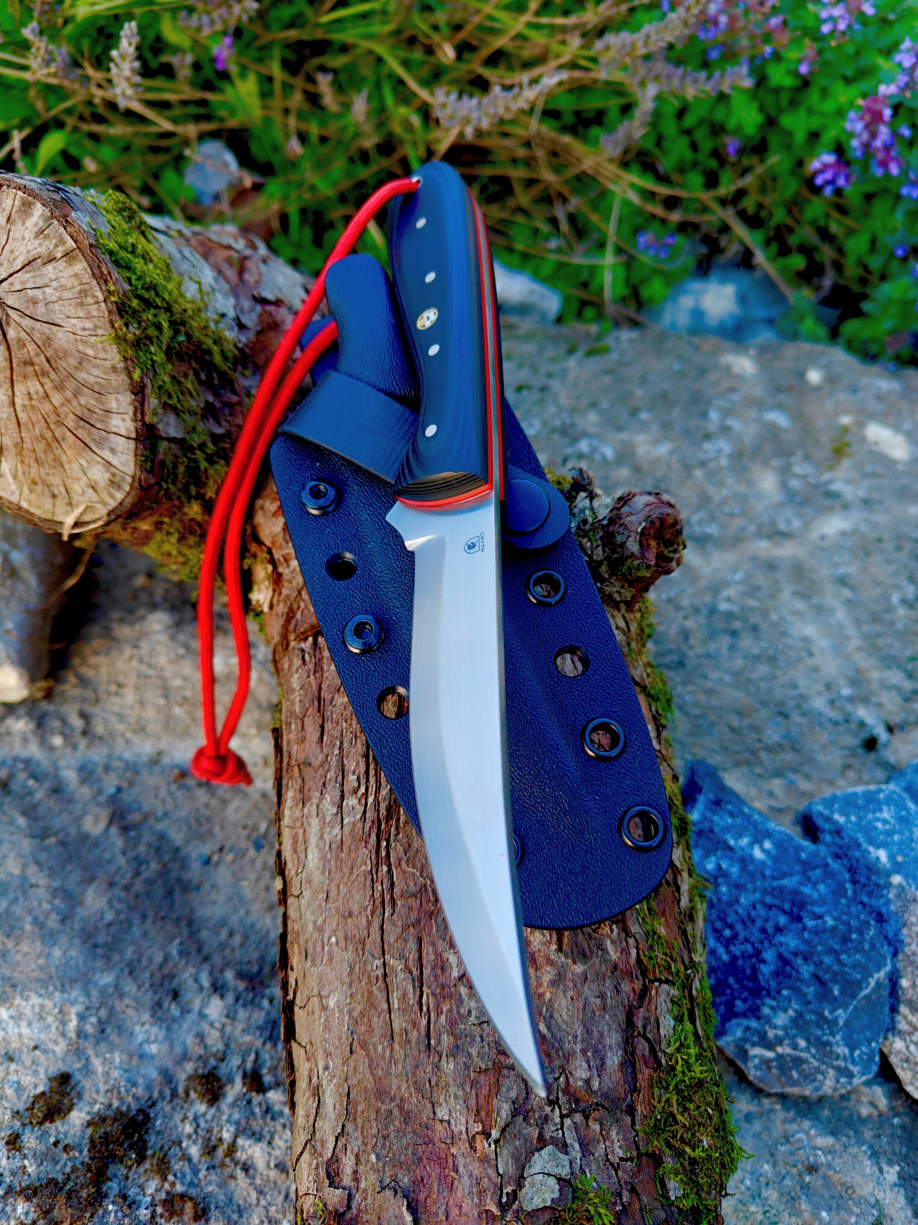 Field skinning hybrid,black sure grip & black  kydex sheath