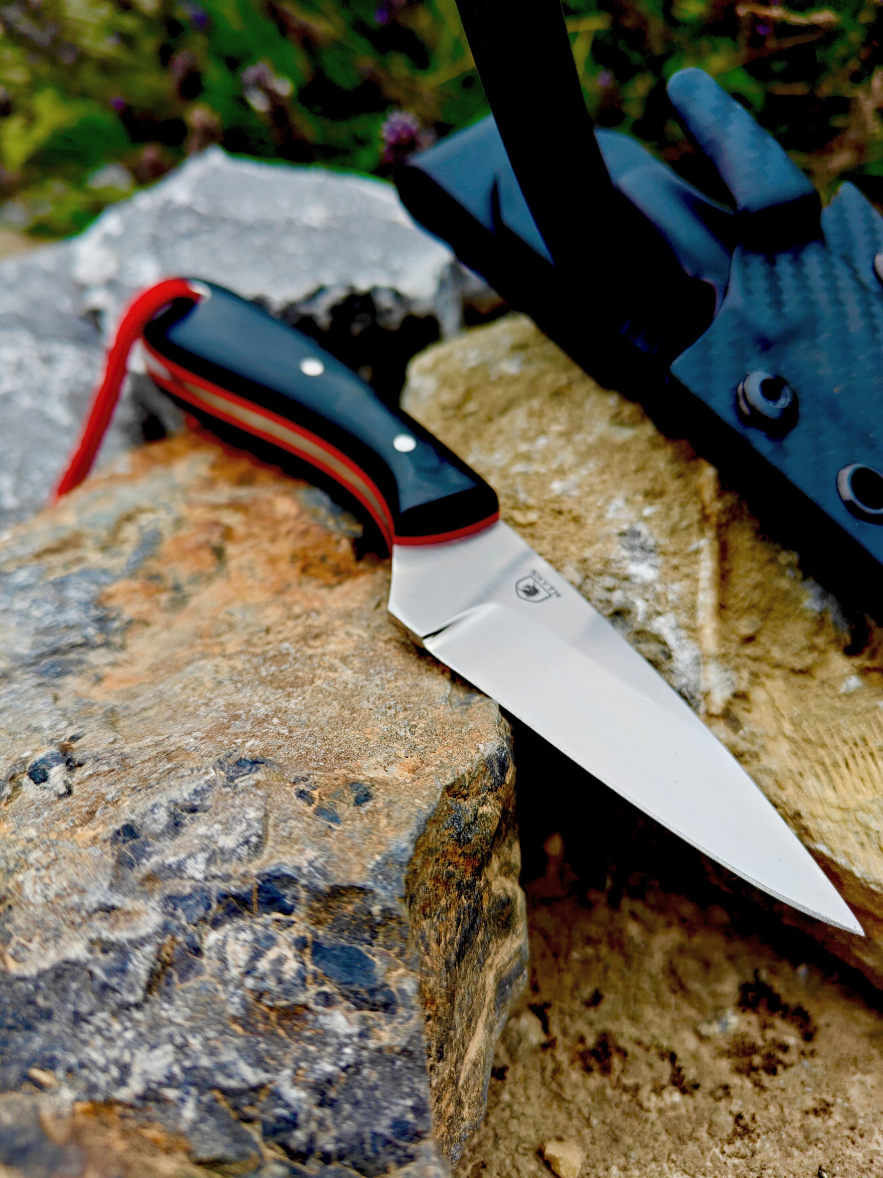 Compact skinner,aeb-l stainless & carbon fiber kydex